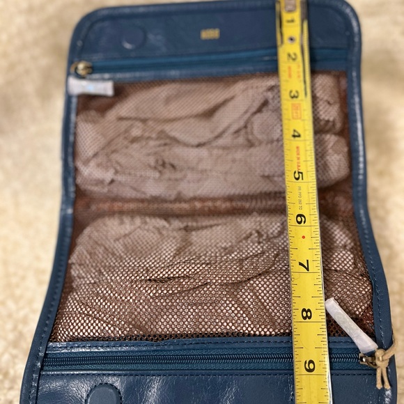 HOBO 100% leather cosmetic pouch with mesh pockets. NWT - Picture 4 of 10